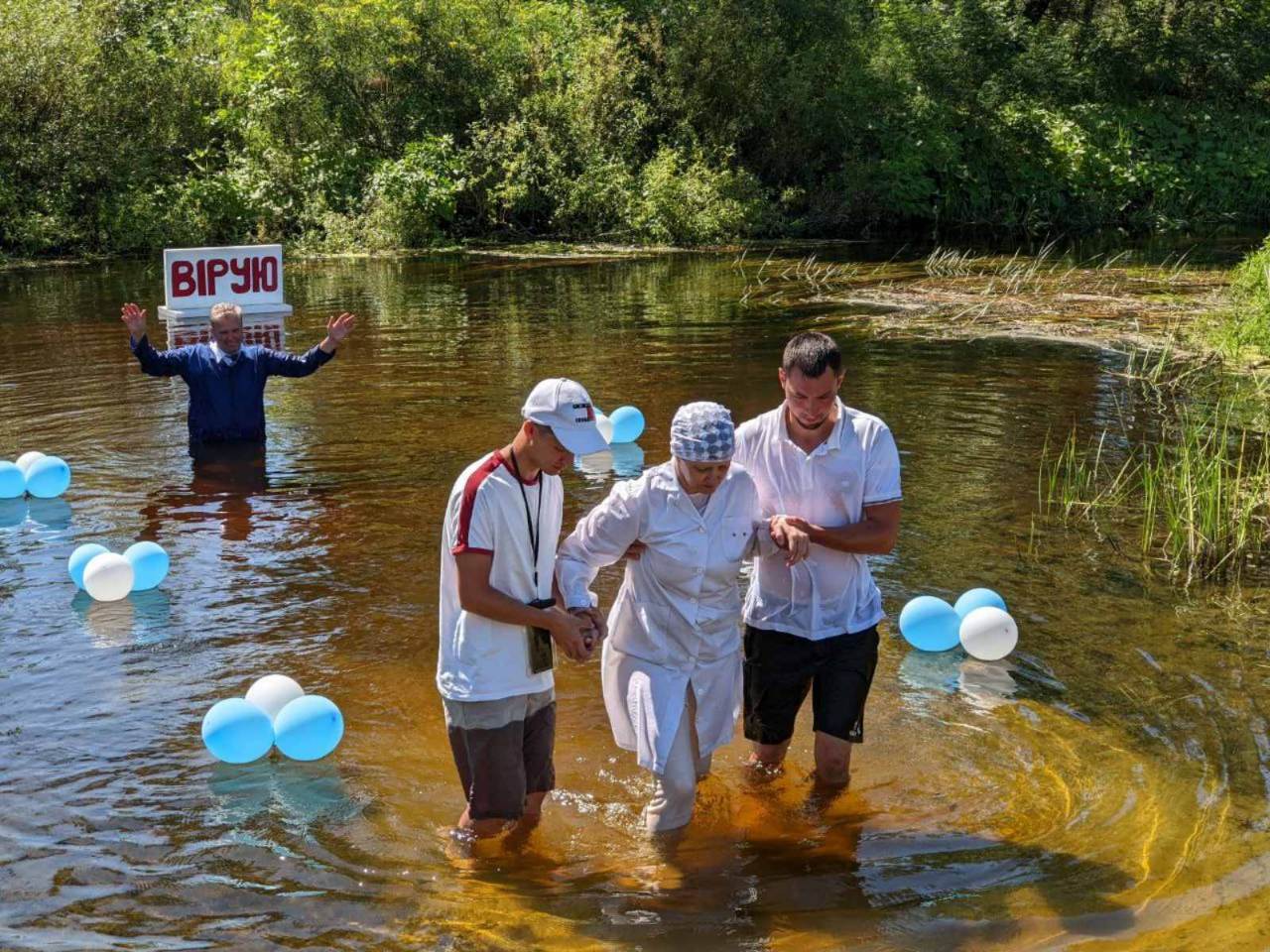 Residents of Care Home in Eastern Ukraine Receive Baptism!